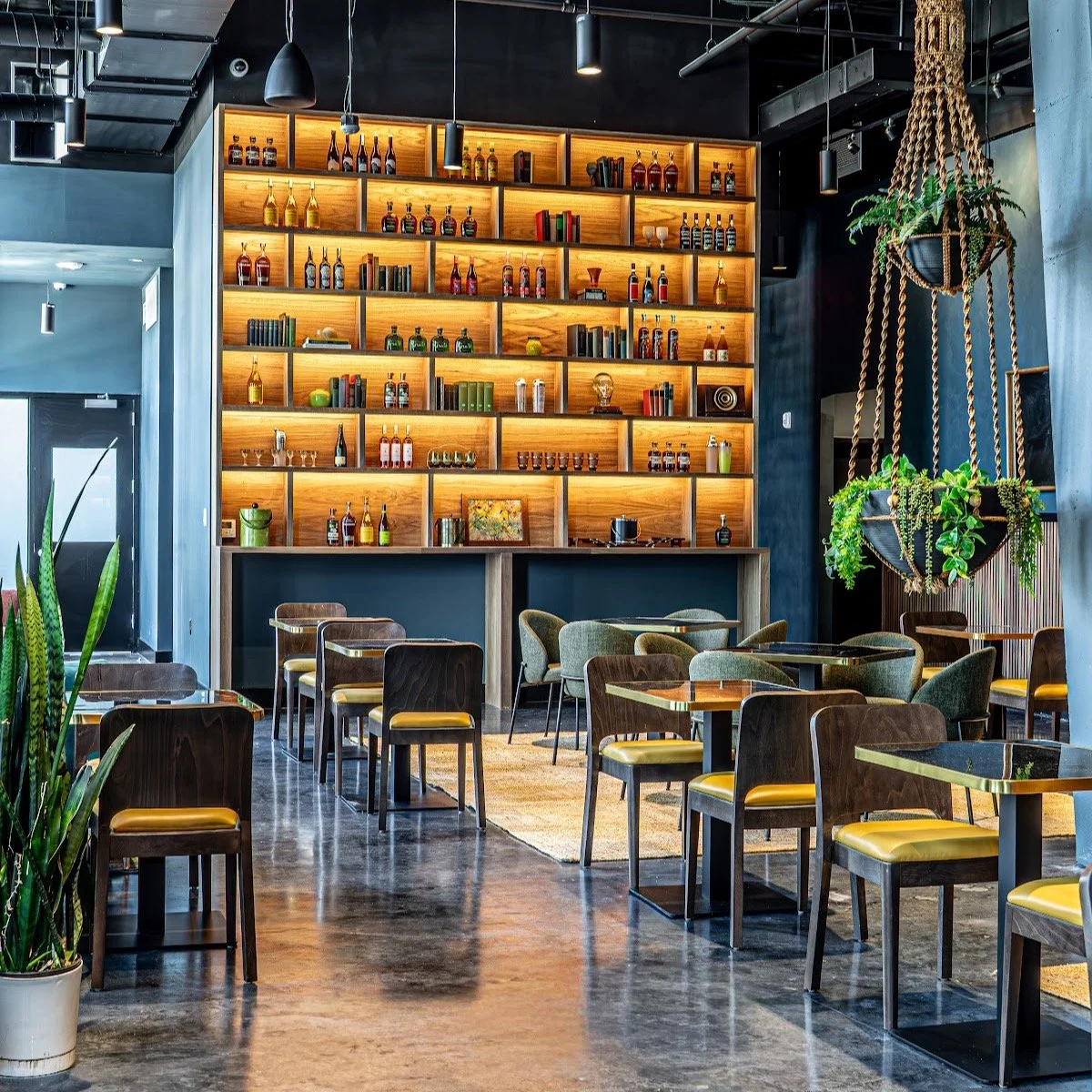 Work. Meet Play.

Developed in partnership with @neighborhoodrestaurants, @goldfinchsocial at Blackbird is DC&rsquo;s newest co-working and private event space.

Located on the ground floor of @blackbirdapts and just steps from @theroostdc, @goldfinc