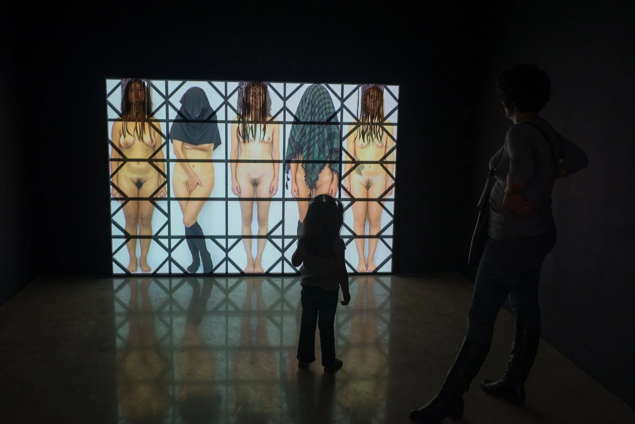Obscene Bodies
Video installation
2012