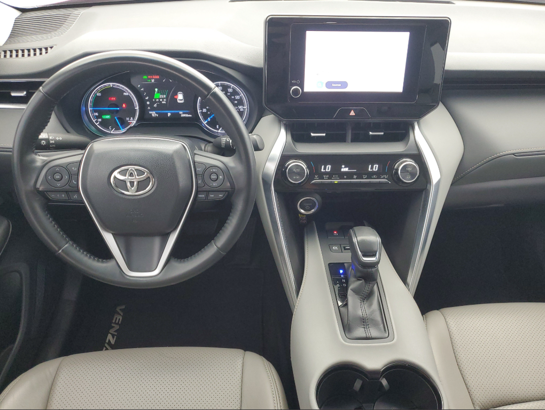 2024 Toyota Venza LE (5).png
