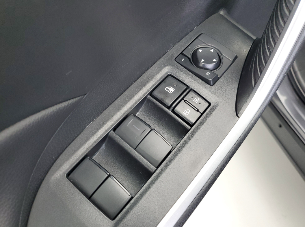 RAV4 05 (9).png