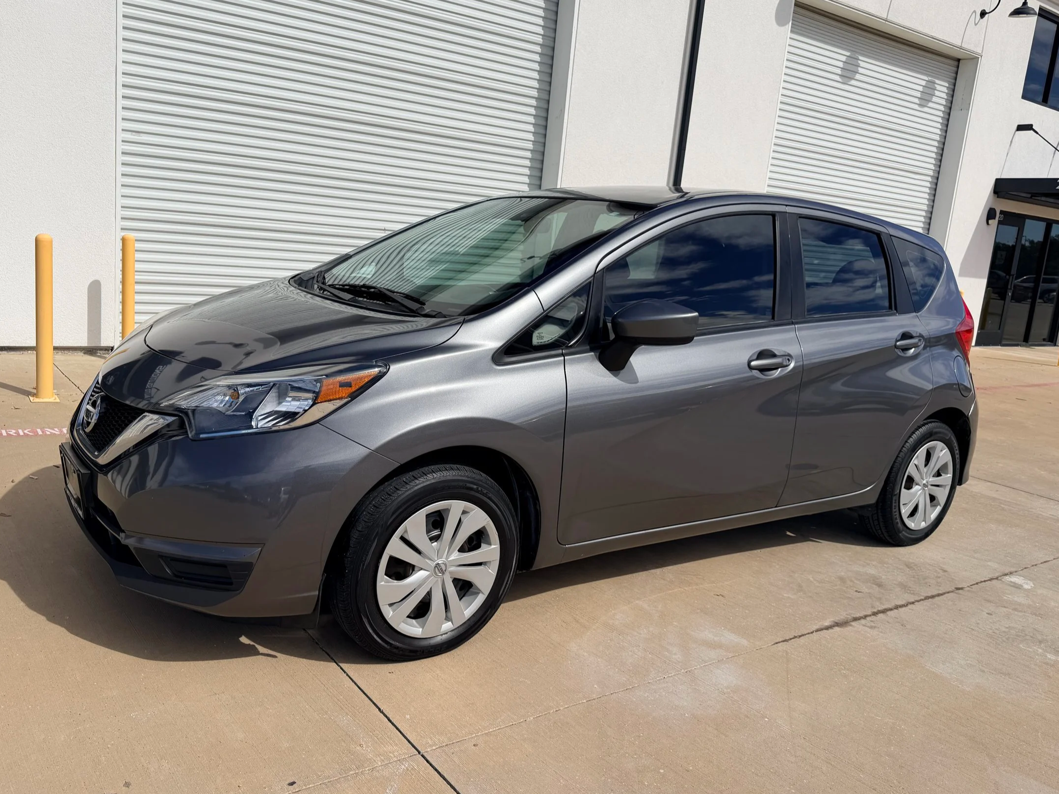 2017 Nissan Versa Note SV, 5-passenger Compact Hatchback [J153] 87,000マイル