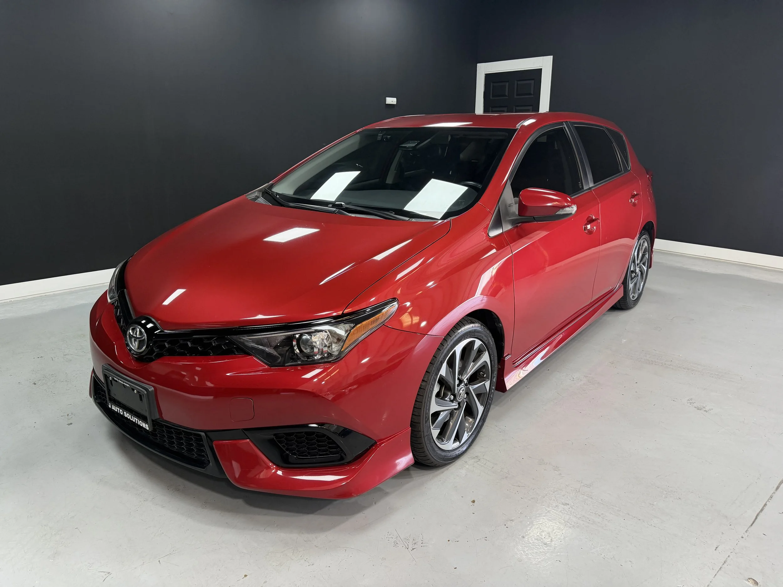 🟢 2017 TOYOTA Corolla iM, 5 passengers Compact Hatchback [J085] 45,000マイル