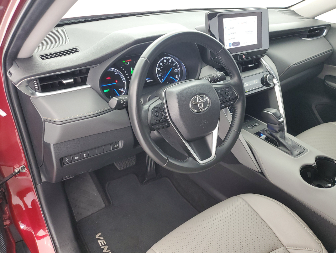 2024 Toyota Venza LE (7).png