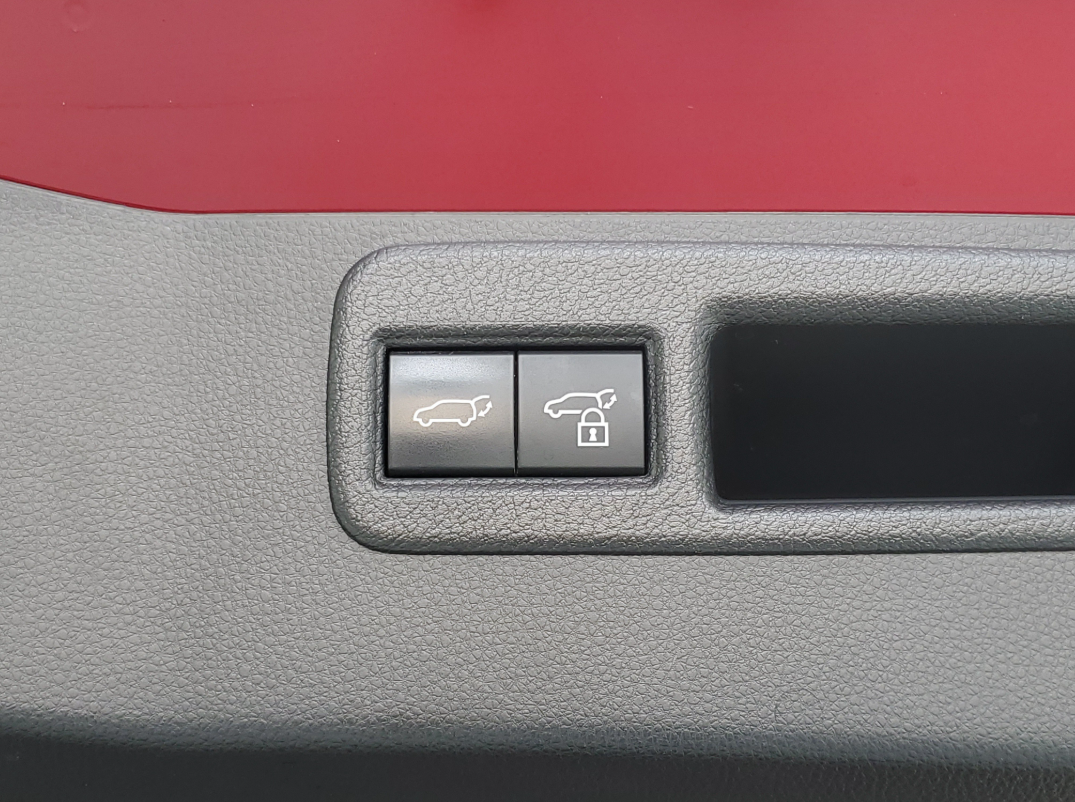 2024 Toyota Venza LE (23).png