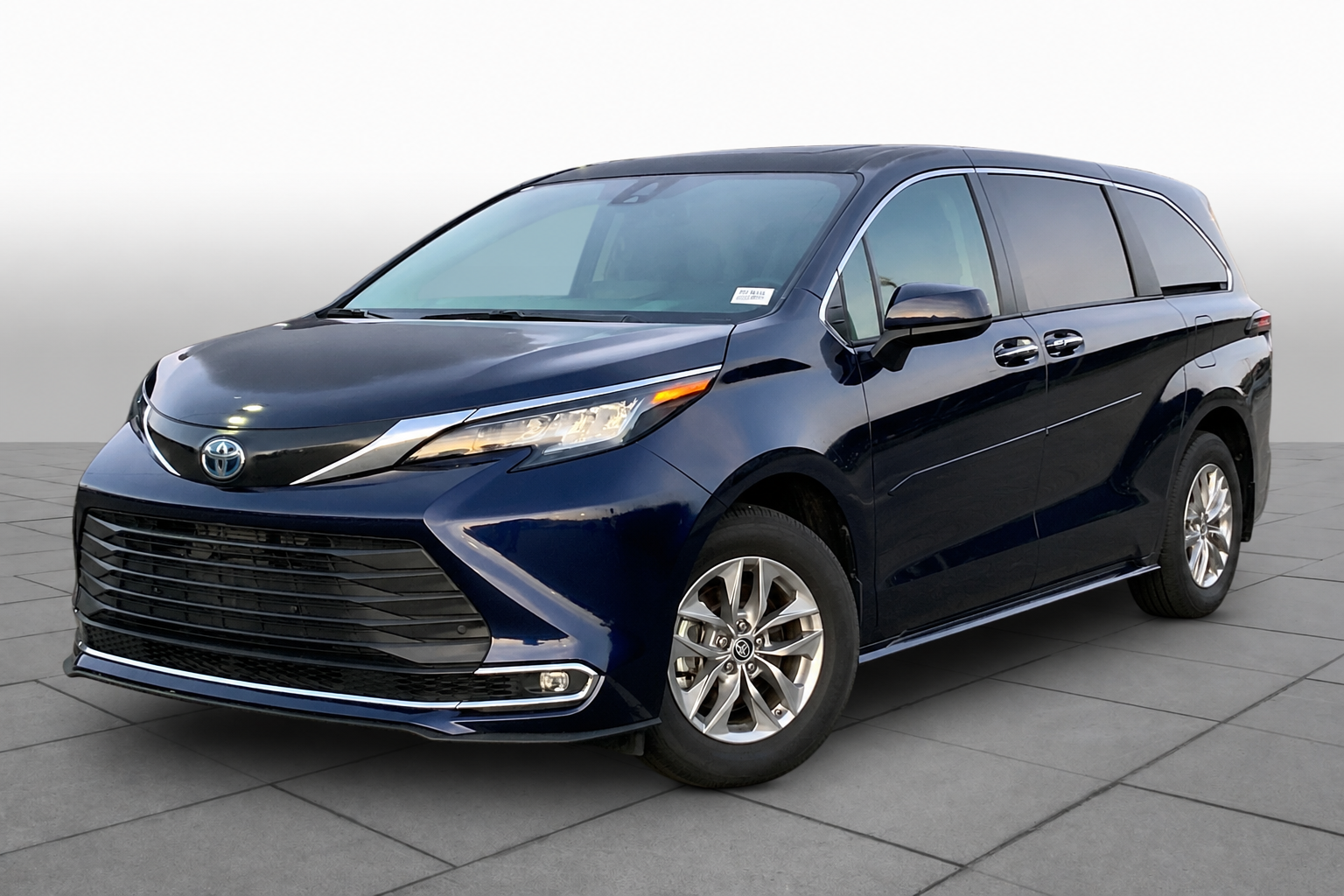 🔴[Sold!] 2023 Toyota Sienna LE Hybrid, 8 passenger 3rd-row Seat Family Mini Ban  [F179] 28,300マイル