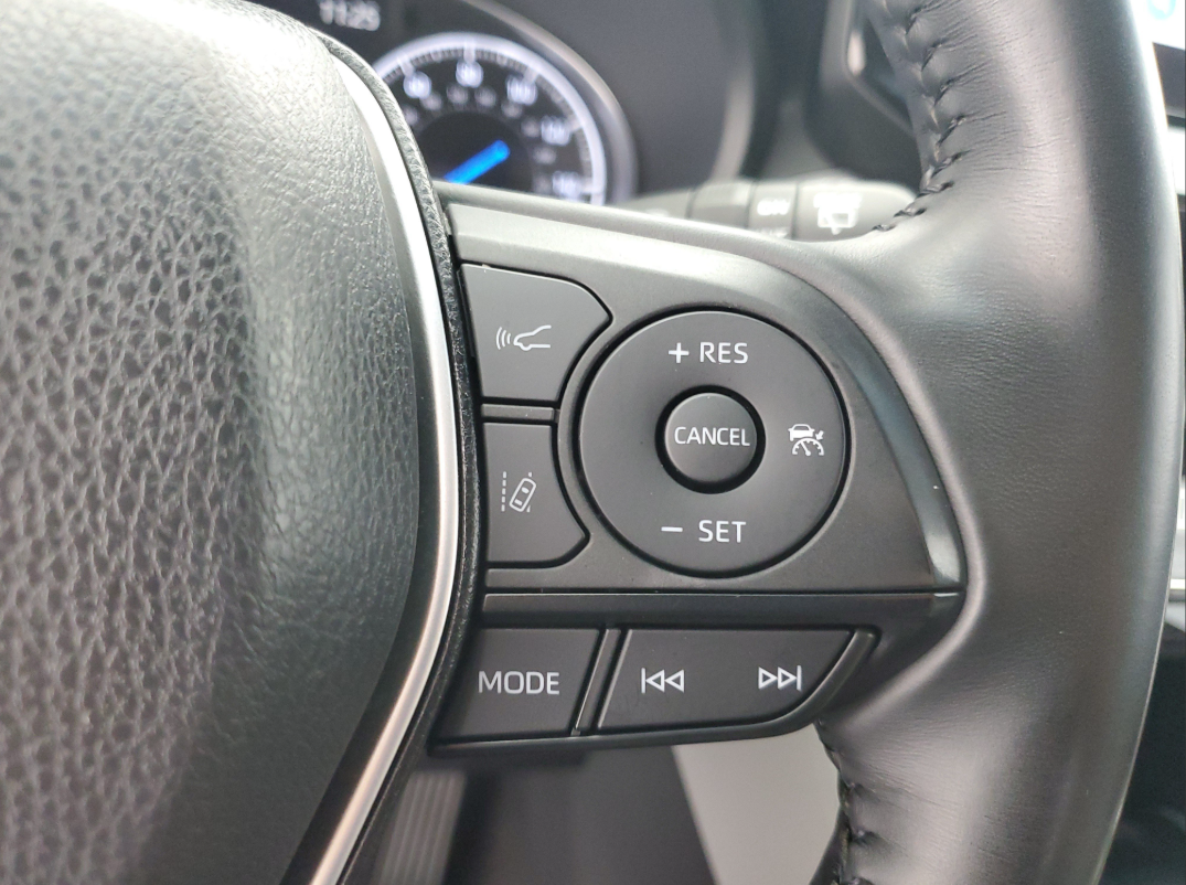 2024 Toyota Venza LE (12).png