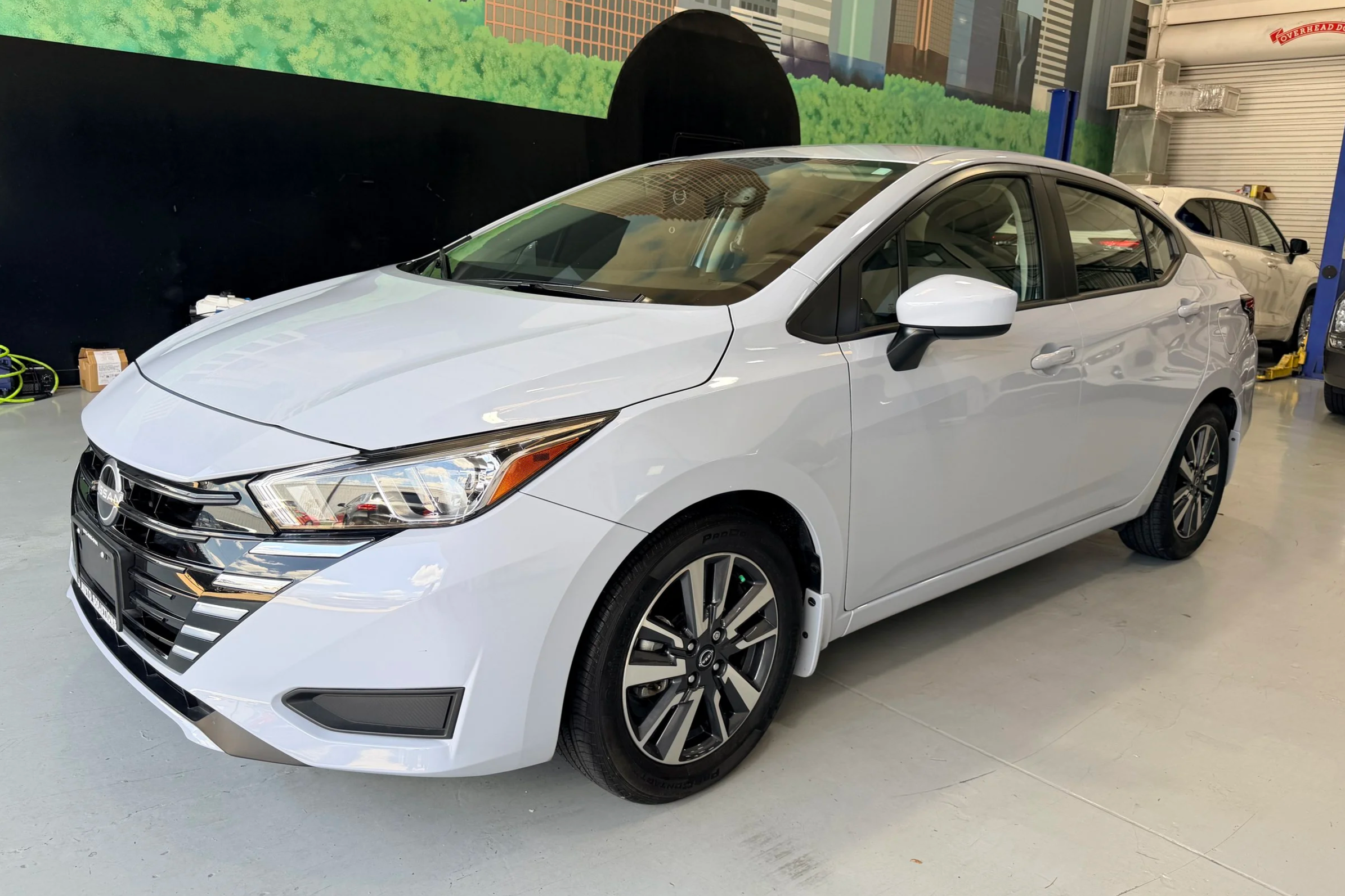 🟢 2024 Nissan Versa SV, 5-passenger compact sedan [J133] 1,550 miles