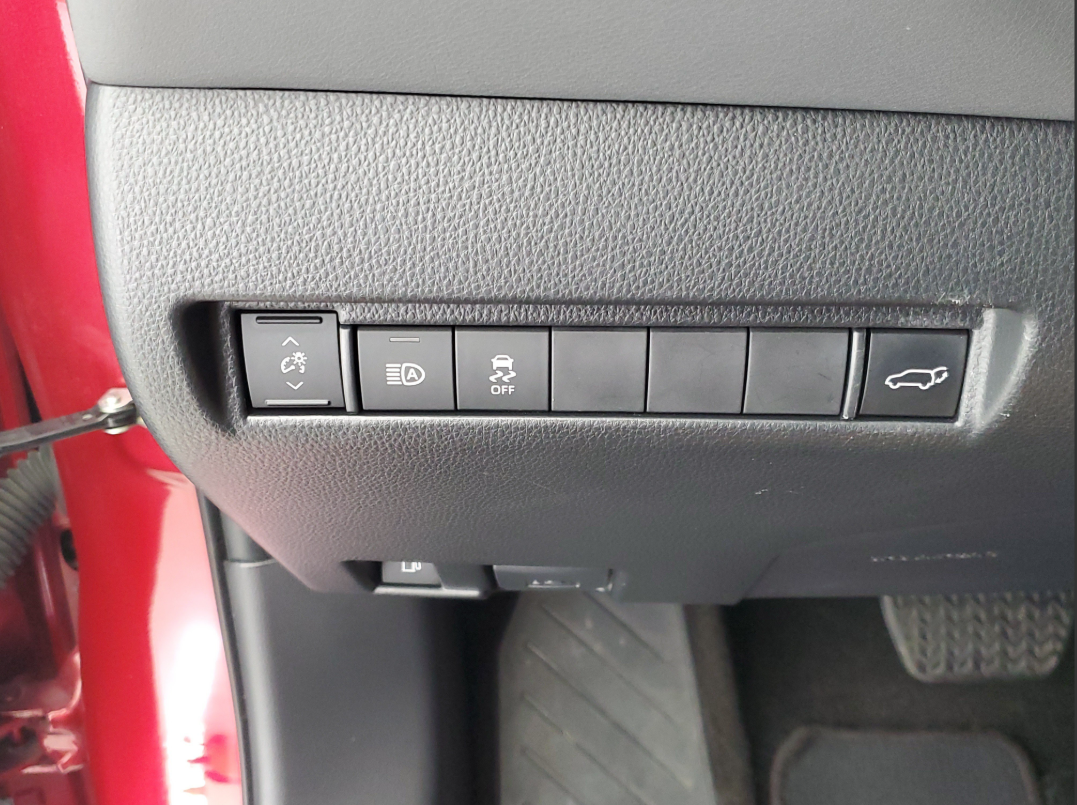 2024 Toyota Venza LE (20).png