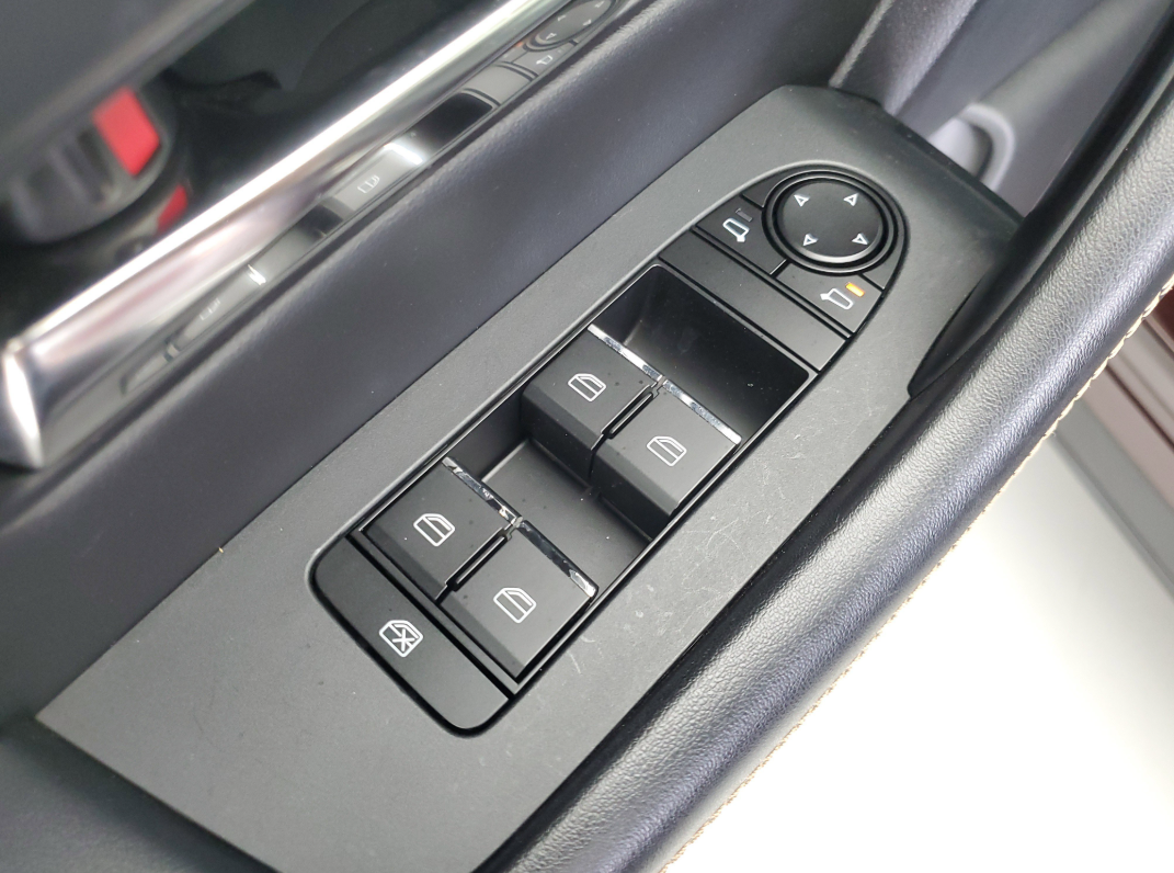 CX-90 07 (21).png
