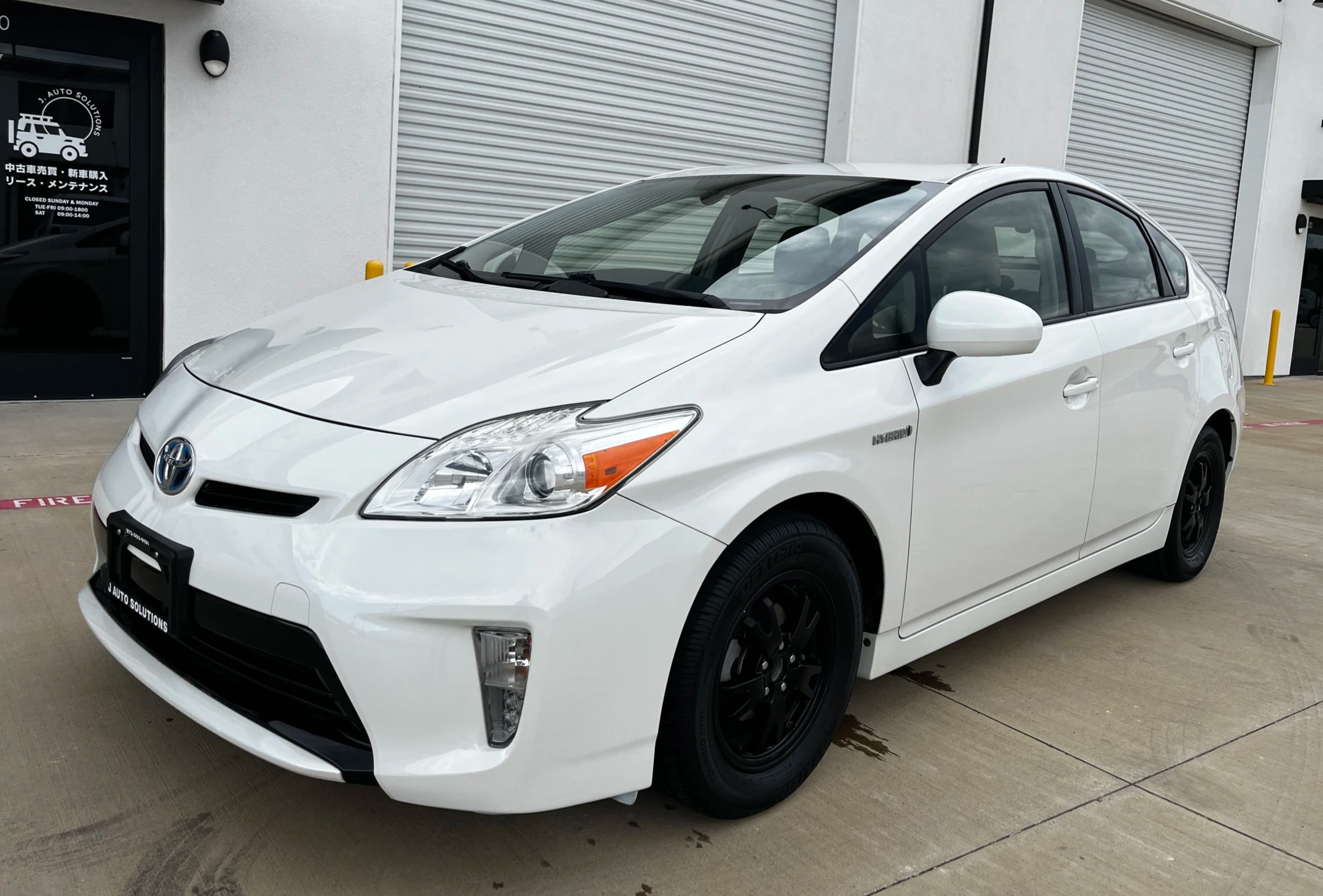 🟡[Pending!] 2012 Toyota Prius Three Hybrid, 5 passengers Compact Hatchback [J107] 66,000マイル