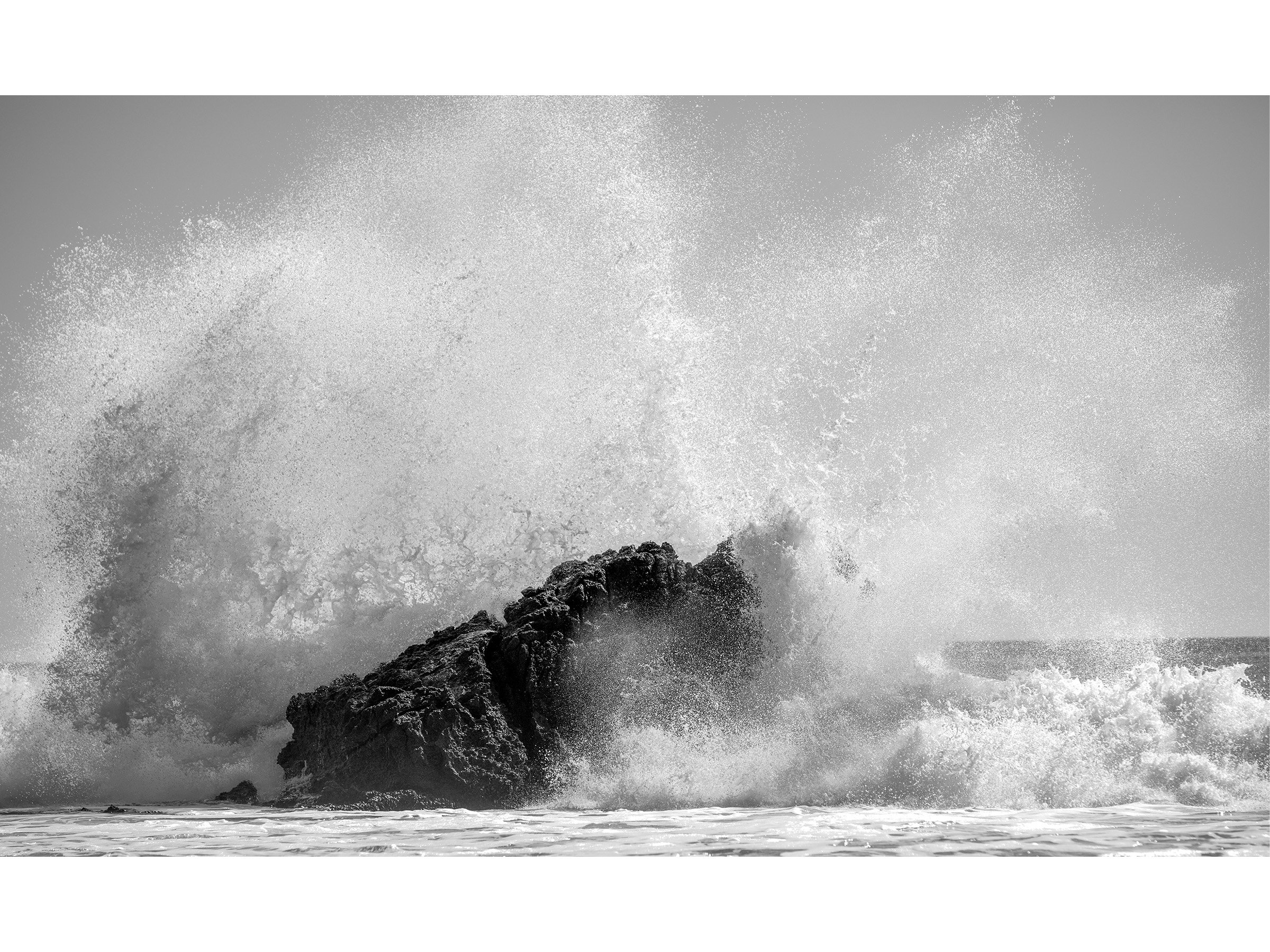 black-white-ocean-wave-coastal-wall-art.jpg
