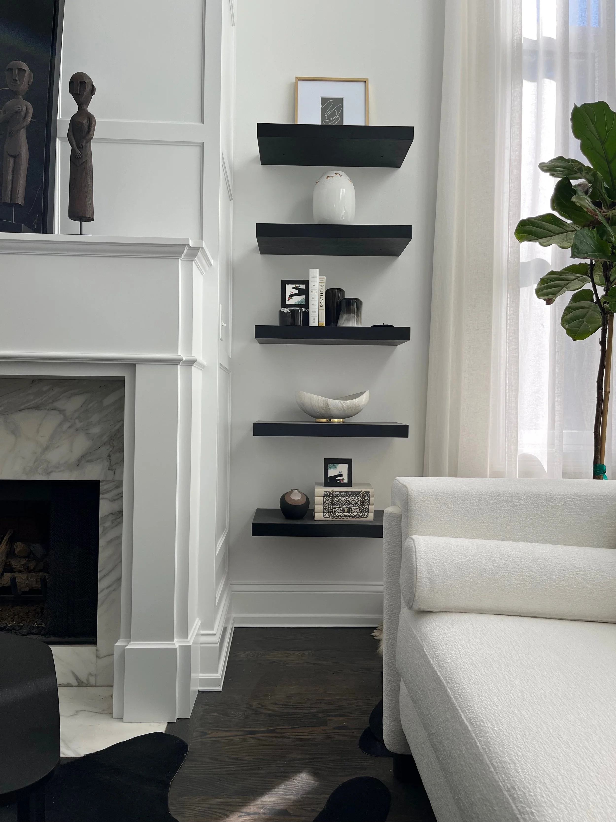 Custom Floating Shelves vs. Built-In Shelves for Chicago Home Projects