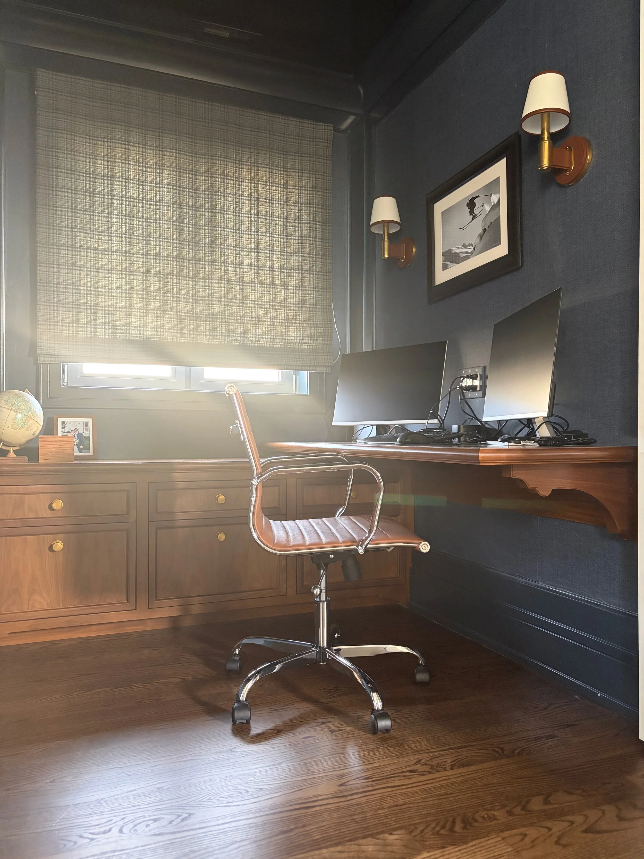 Custom Office Cabinets in Chicago for Focused, Productive Workspaces