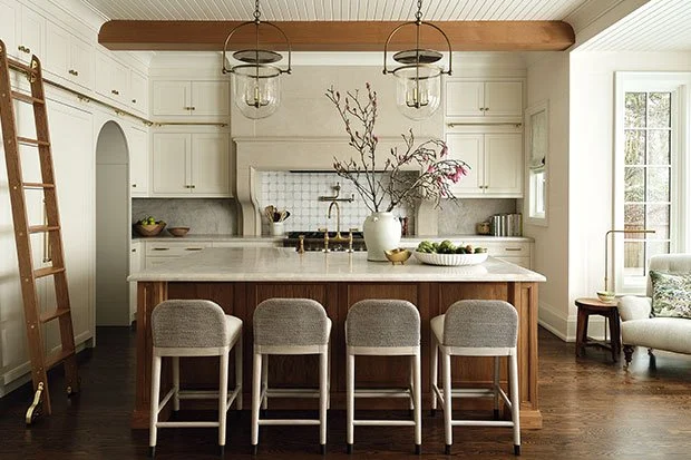 Why Decorative Ladders Still Work in a Home 