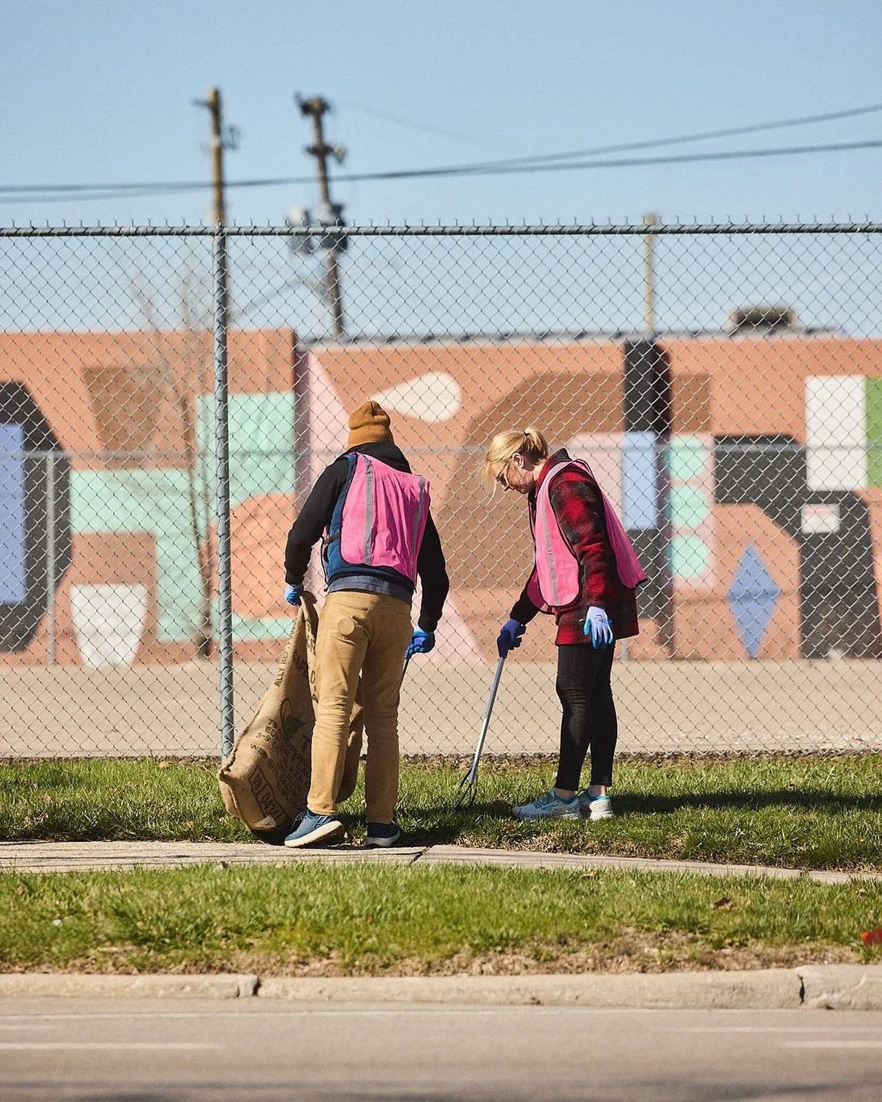 Our Earth Month schedule drops this week..!! 🤭🌎

And we can&rsquo;t wait to get outside in the sunshine &amp; do some good together soon! 🩷

Join our Email Club to be the first to know about all of our upcoming spring volunteer opportunities + mor