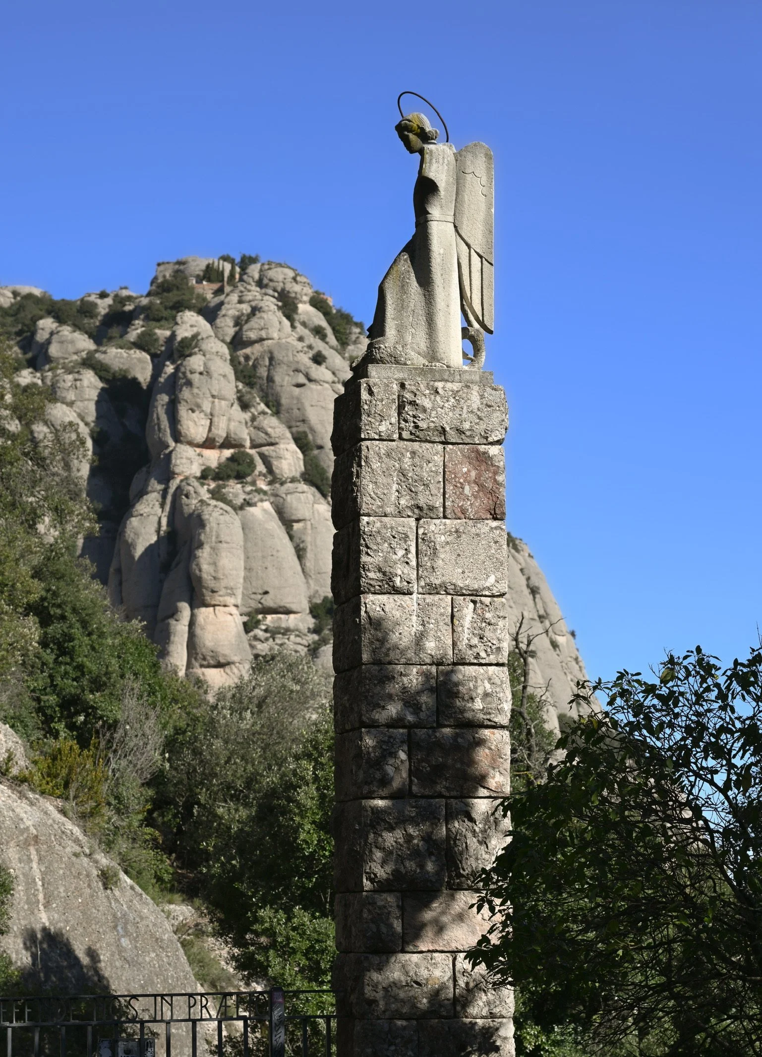 Statue on the path to Creu de Sant Miquel