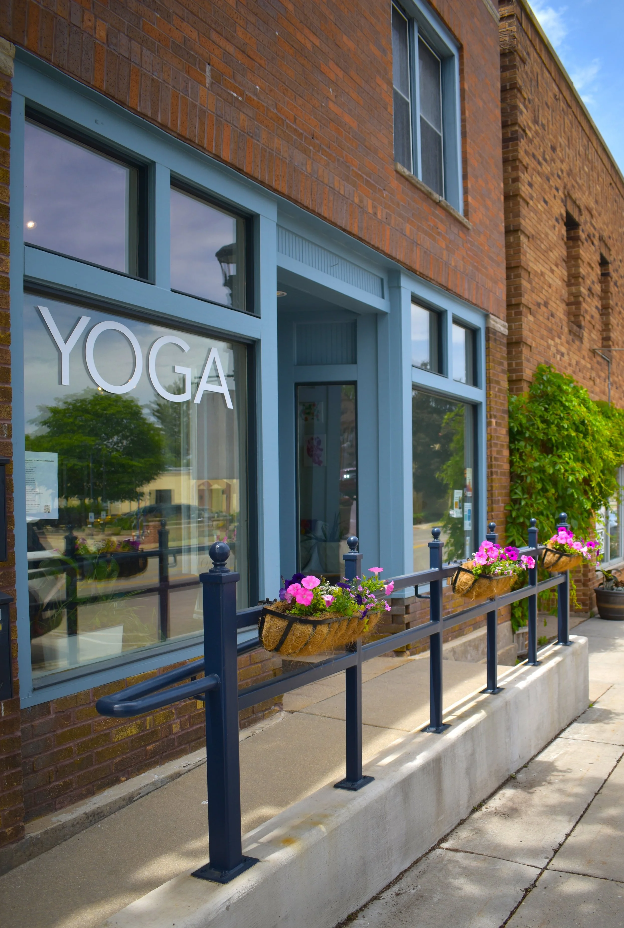 Main Street Yoga-Oregon is a local, inclusive yoga studio in Oregon, Wisconsin with small class sizes, both online and in-person. Try Meditation, Barre, Restorative Yoga, Flow Yoga, Yin, Sound Baths, or Somatic Yoga (SomaYoga)!