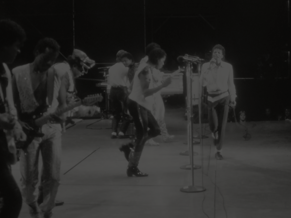 "DANCING MACHINES"