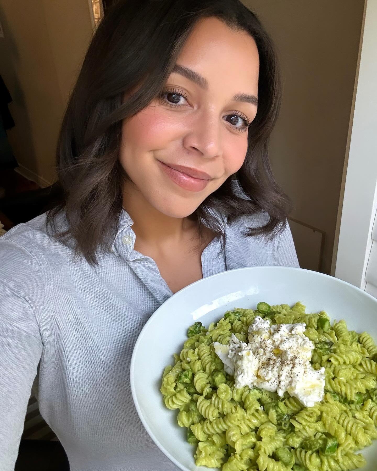 Omg &mdash; it&rsquo;s AN ACTUAL RECIPE!! I made this super easy creamy asparagus pasta tonight and it was so delicious that I immediately wrote it down. I&rsquo;m begging you to try this while asparagus is still in season. It&rsquo;s so easy and you