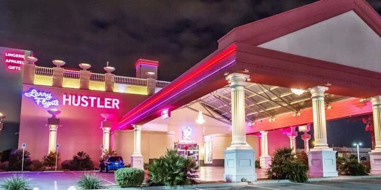 Save money while you are in vaction in Las Vegas by booking a VIP for Free package with Unlock Las Vegas