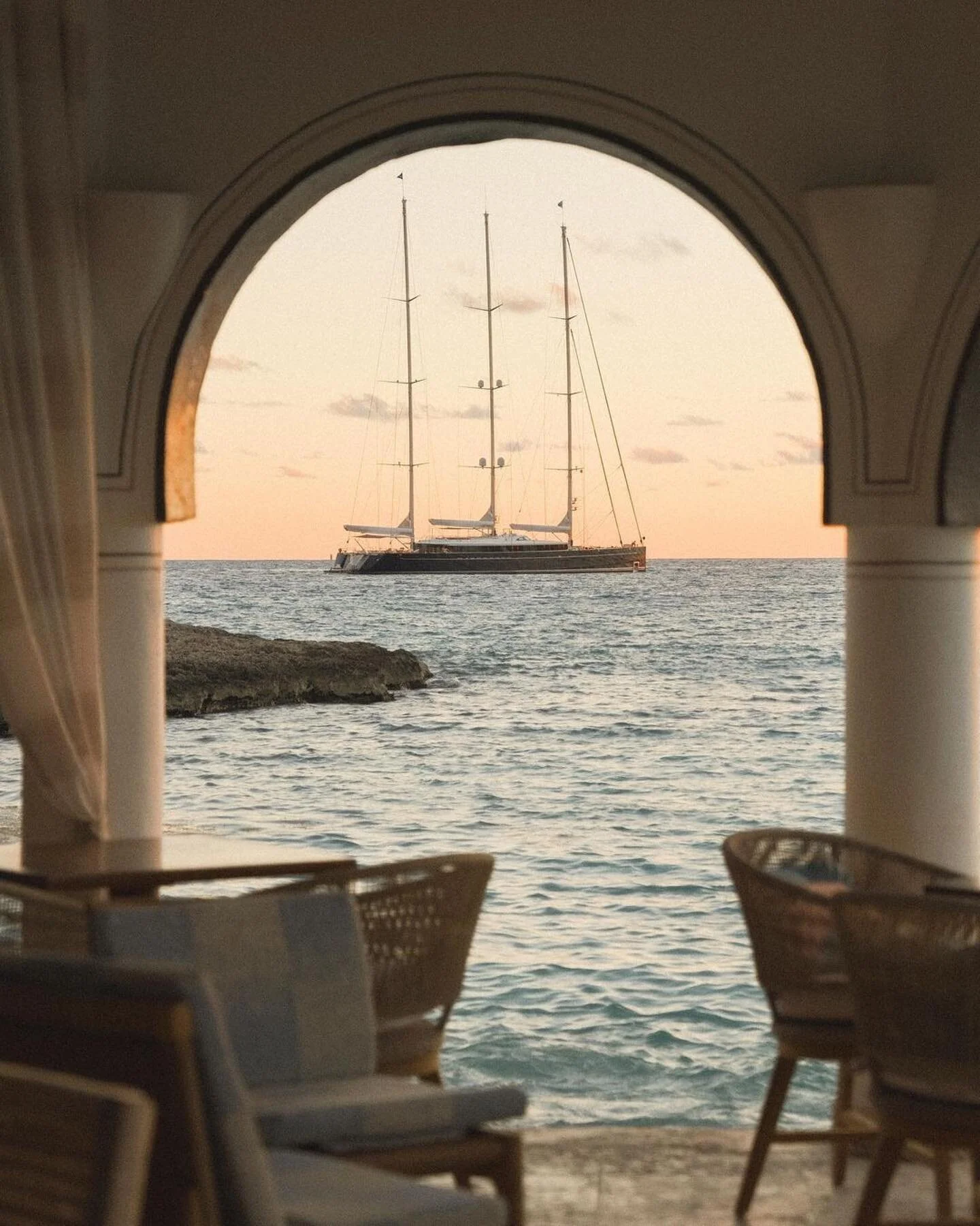 @outsideboxx taking us on a journey through her recent work for the Caribbean @belmond properties - @belmondcapjuluca and @belmond_lasamanna
#TheArtOfBelmond