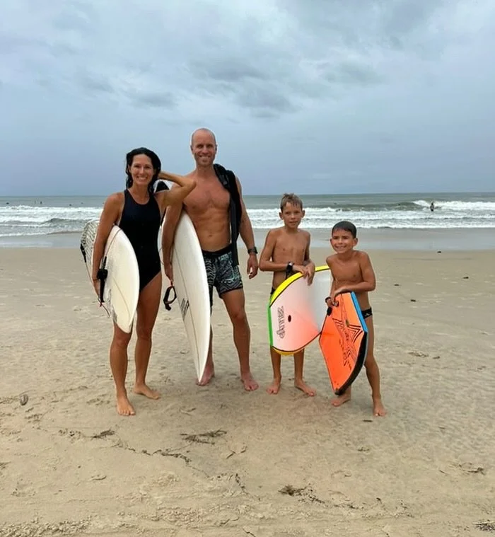 Schools out 🌀

Thanks for the family pic @sarahrosesparkles 🥰