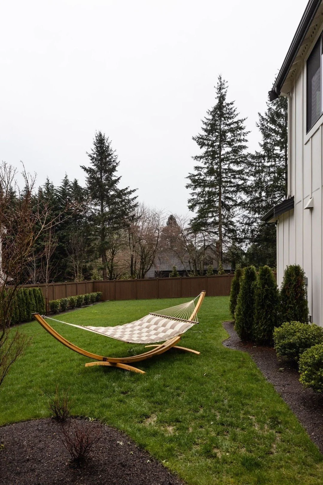 A hammock surrounded by beautiful trees and greenery? That&rsquo;s what we call the ultimate backyard escape. 🌲

📷: @lifecreated

#InteriorDesign #HomeInspiration #HomeDesign #WashingtonInteriors #WashingtonDesigner #FullScaleRenovation #HomeTransf