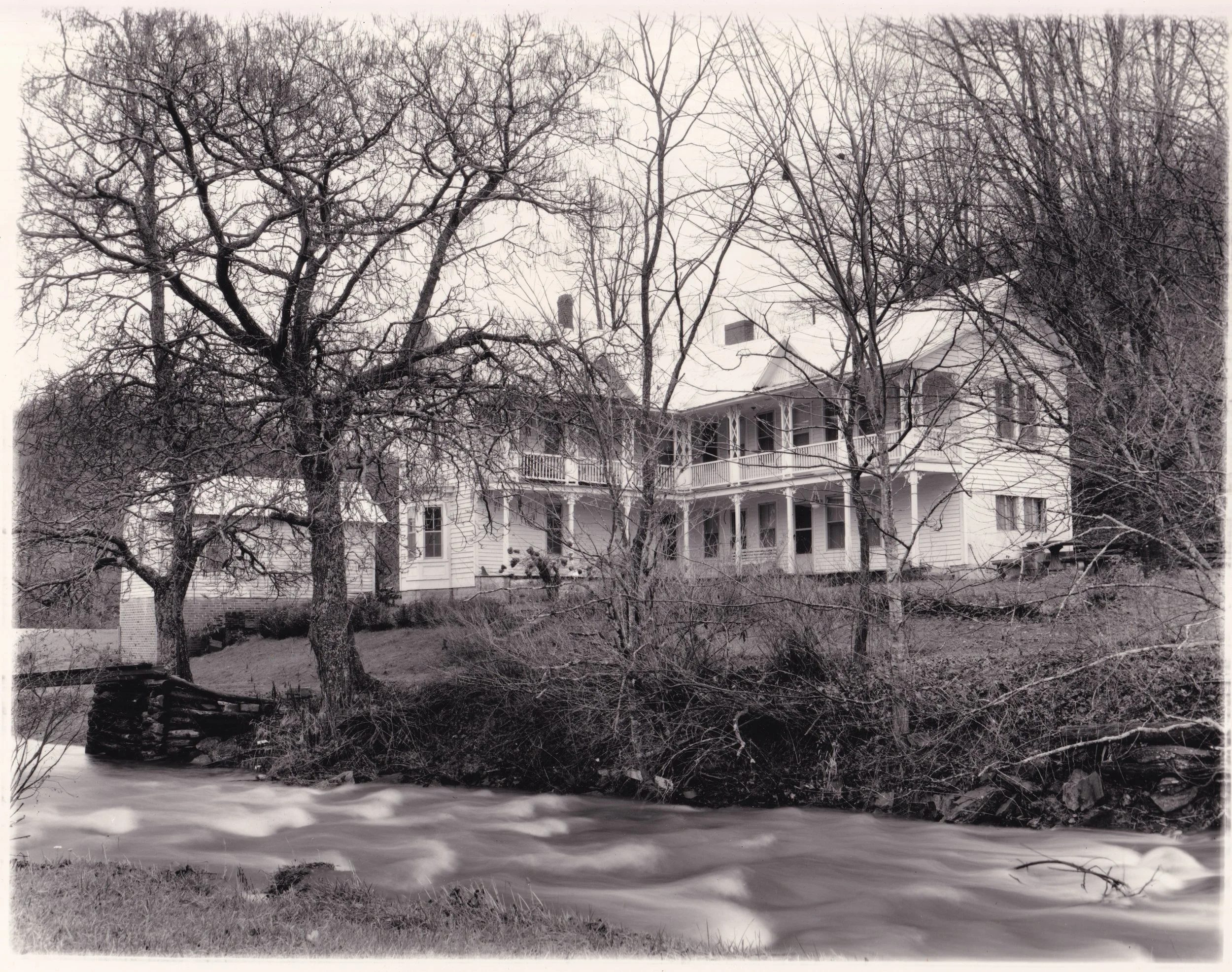 Jim McGuire Foto of The Todd Hotel 1988
