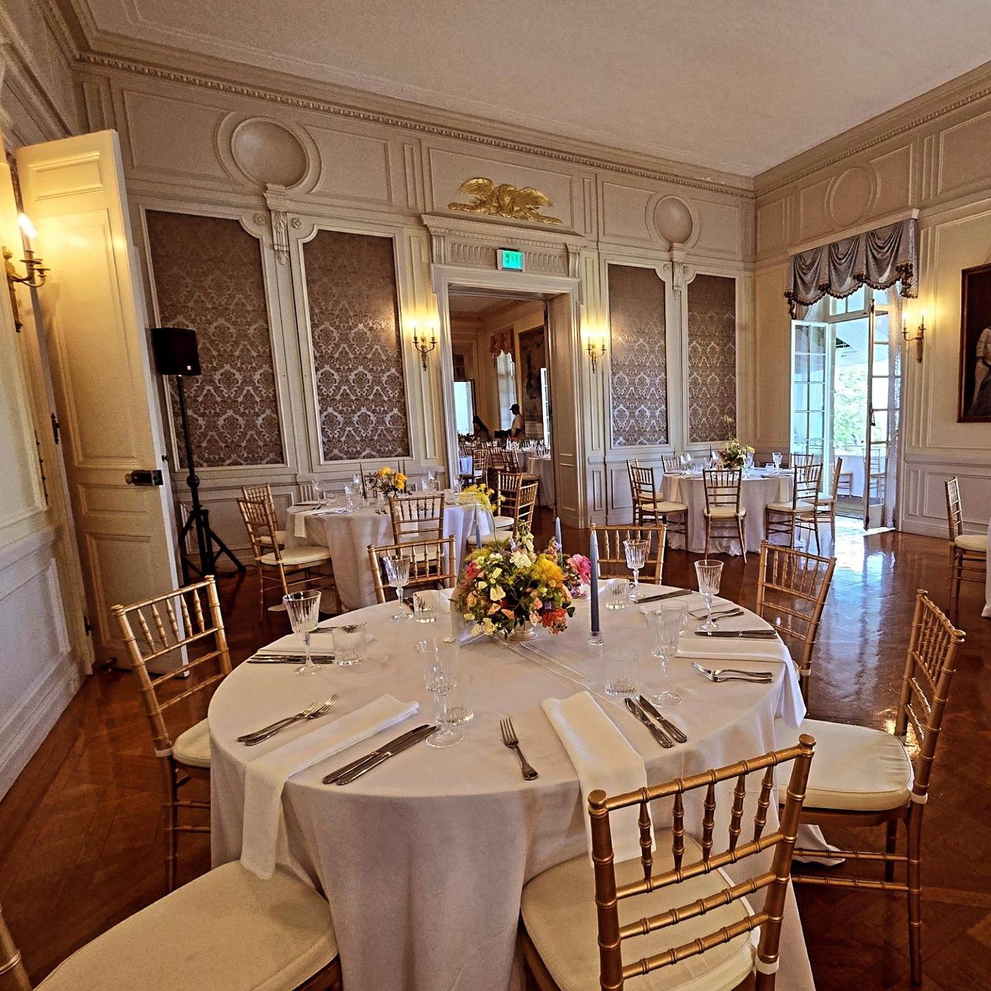 Glenn Manor Dining.jpg