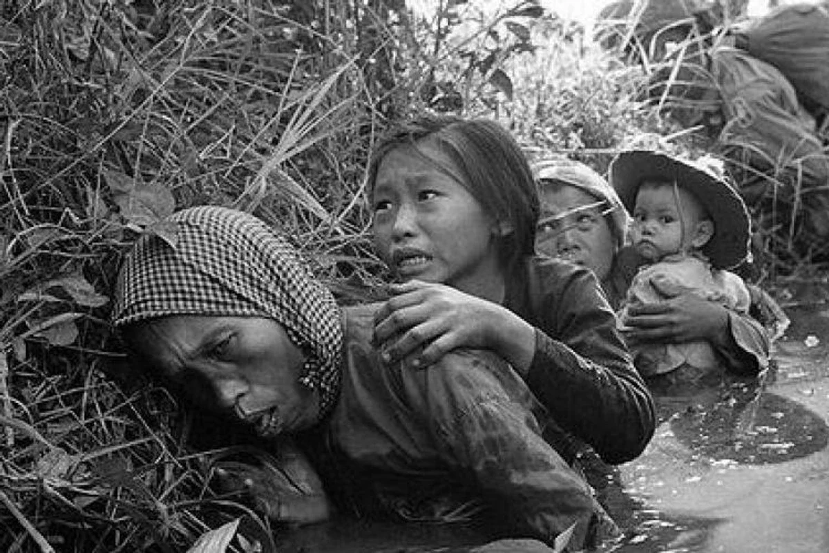 Retrieved from Daily News article, "PHOTOS: 49 years after the Fall of Saigon: Look back at iconic photos of the Vietnam War".