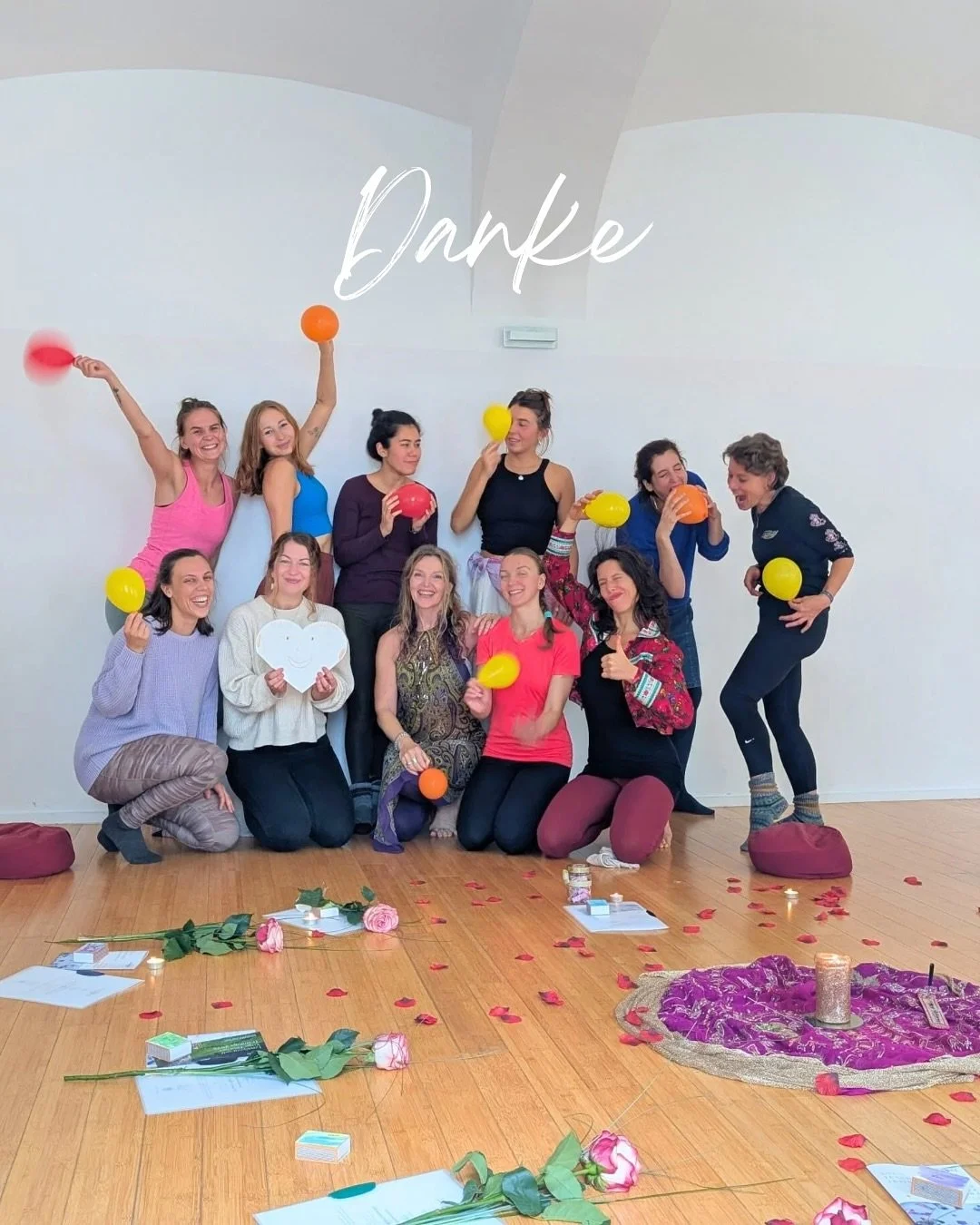 ๐ ๐ ๐ก ๐ ๐ ๐
๐ für diese unglaublich bereichernde Zeit
๐ für das gemeinsame Raum-Halten
๐ für die geteilte Inspiration und Fürsorge
๐ für alle Learnings und Geschenke, die wir erhalten haben
Shine on โจ
And loveyour