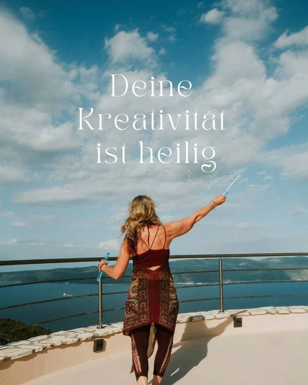 Bald schon werden wir wieder barfu&szlig; tanzen 🫧

Im Sakralchakra wohnen unsere Emotionen, unsere Beziehungen und unsere Sch&ouml;pferkraft.
Hier entsteht Verbindung &ndash; zu dir selbst und zu anderen.

Wenn wir lernen, unsere Gef&uuml;hle nicht