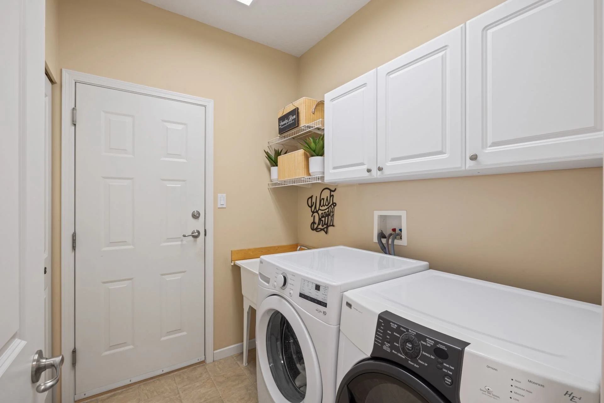 1450 SUMAR LN_12.jpeg