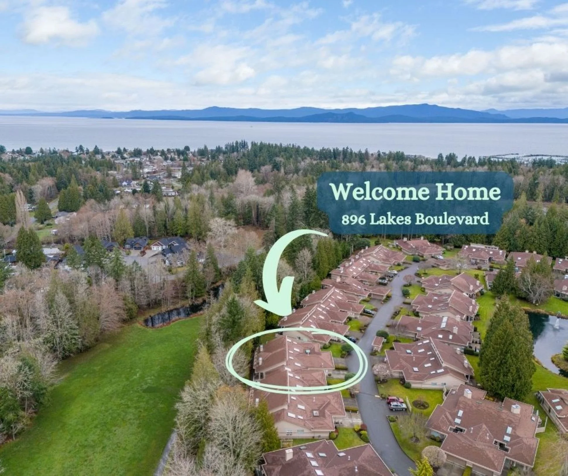 896 Lakes Blvd, Parksville