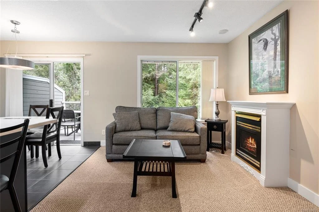 76-1135 Resort Drive, Parksville