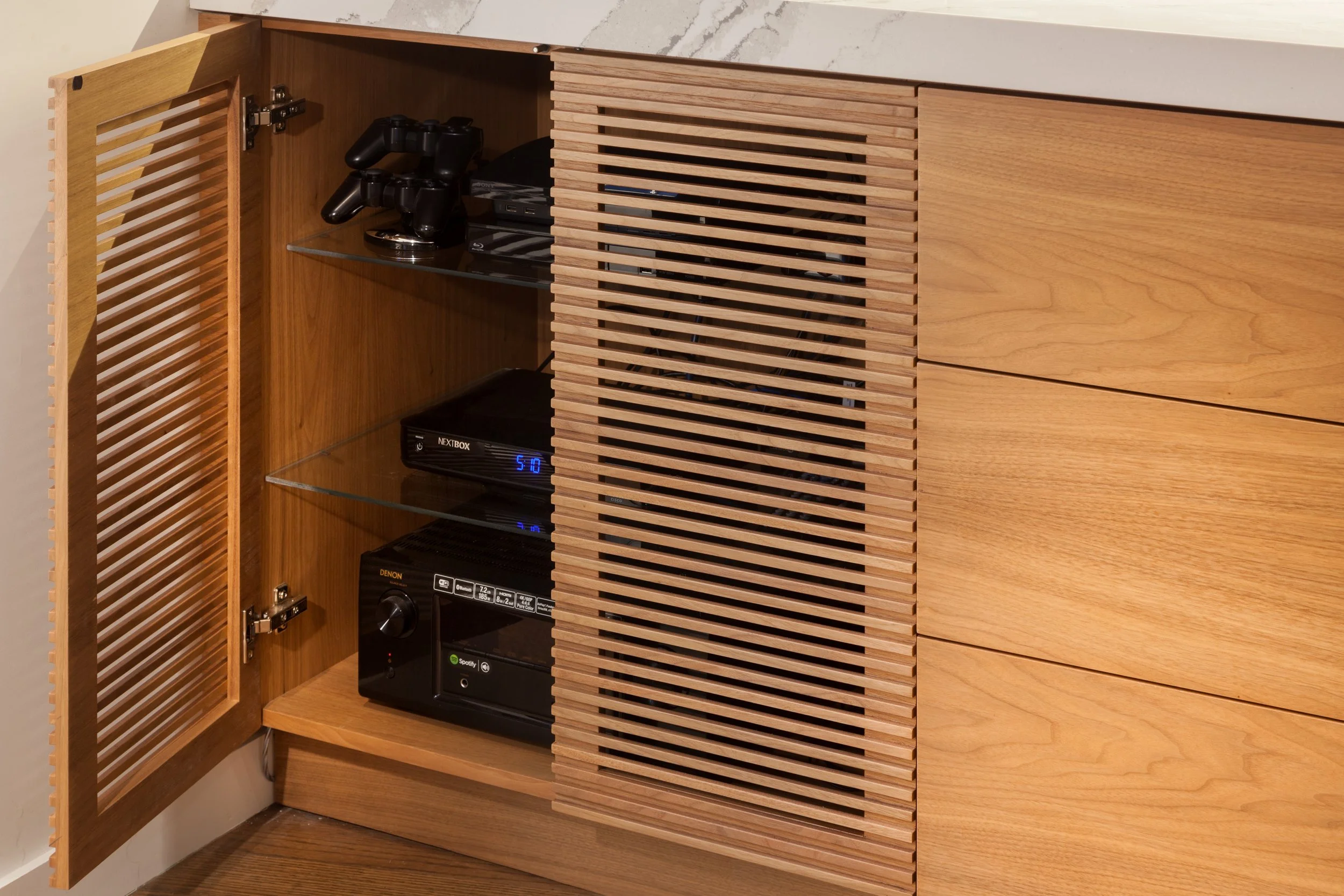 BasementBar_07.jpg