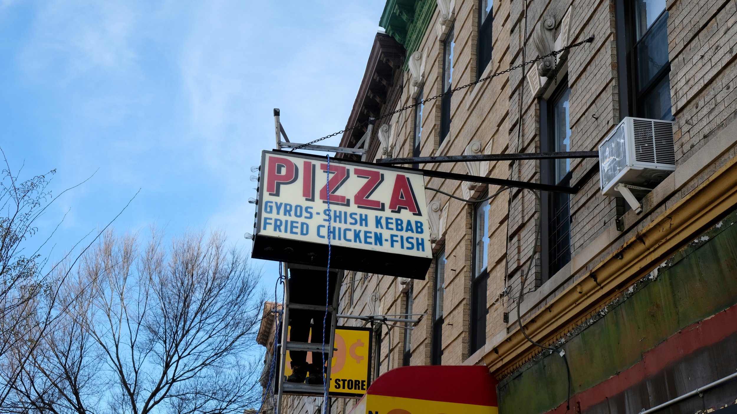Pizza Storefront Blade Sign
