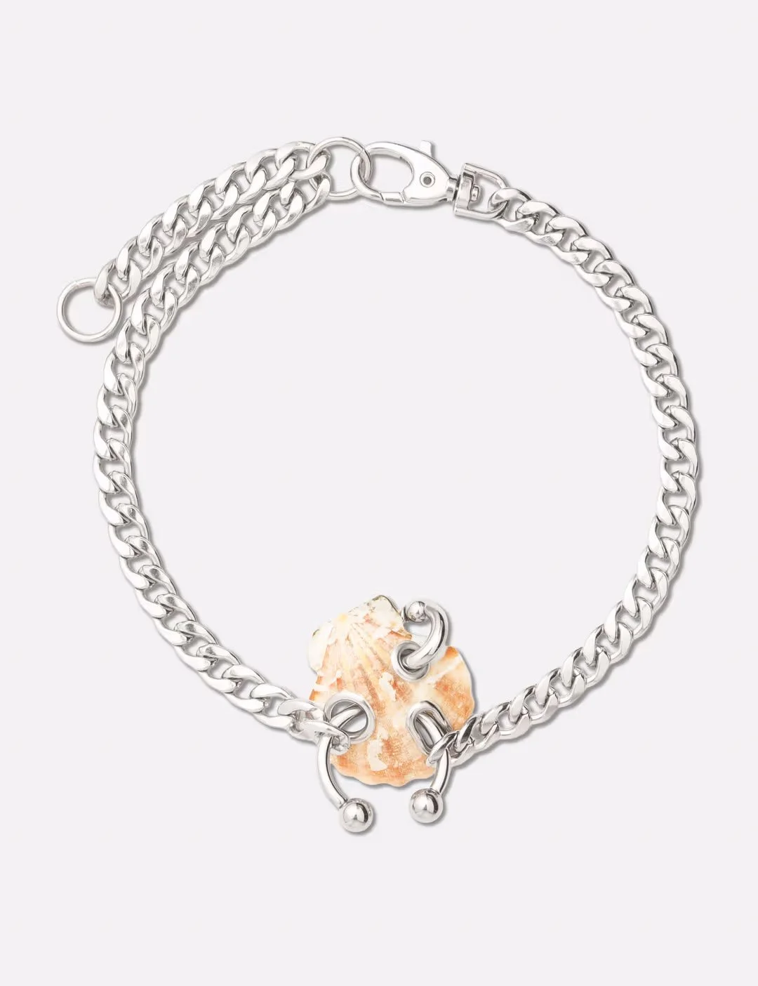 Fósiles del presente: la alquimia de Corrina Goutos