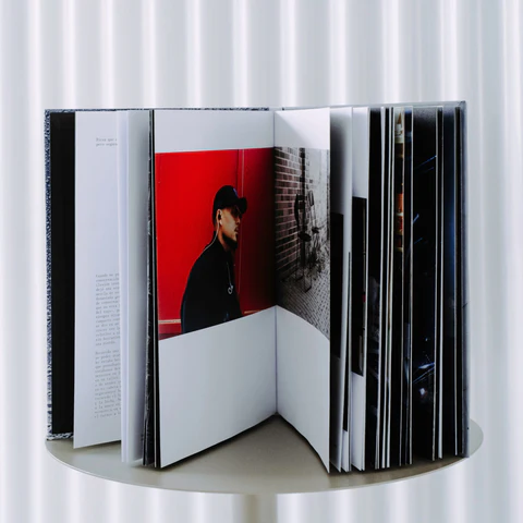 Dellafuente lanza ‘Rip Dreams’, un fotolibro que inmortaliza sus conciertos históricos en Madrid