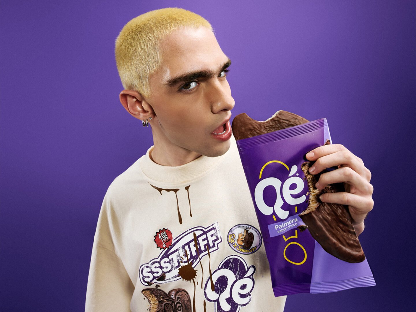 Cuando mancharse es un placer: SSSTUFFF x Qé!® convierten el chocolate en uniforme urbano