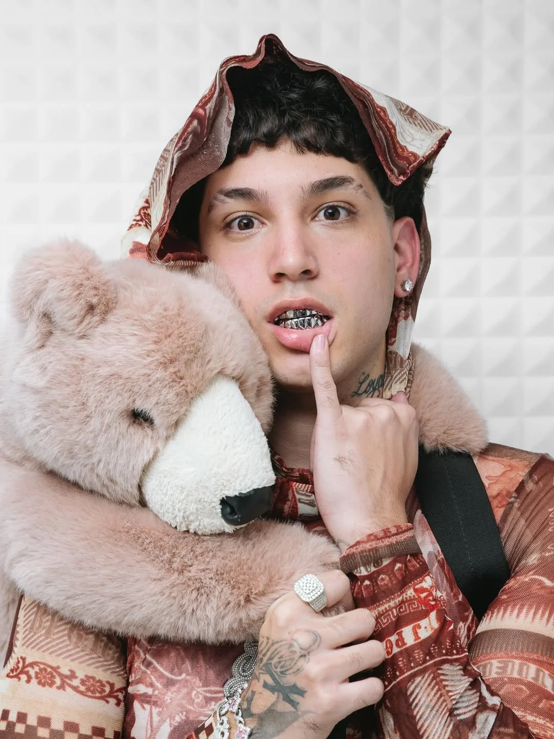 Zell estrena "tan fría" y anticipa el universo de su nuevo EP "zelly"