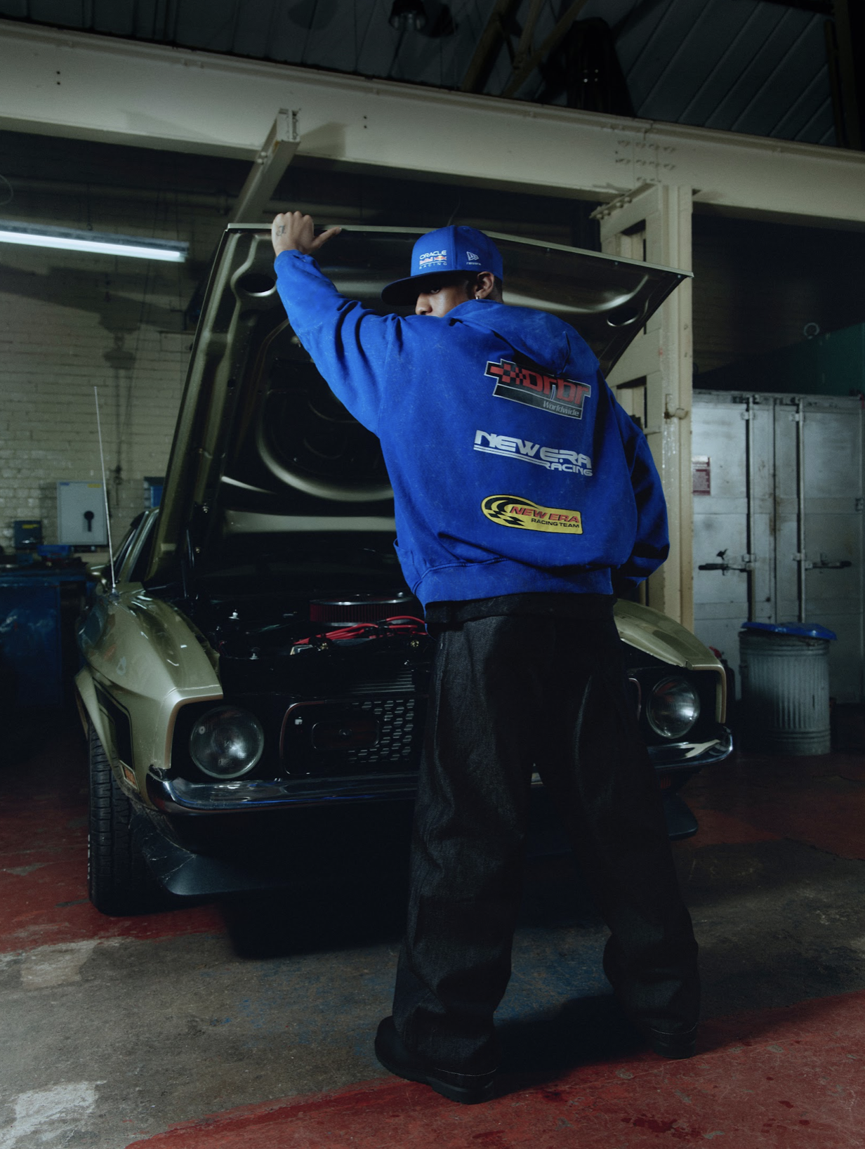 Oracle Red Bull Racing y New Era presentan la colección ‘Beyond The Grid’ para Primavera 2026