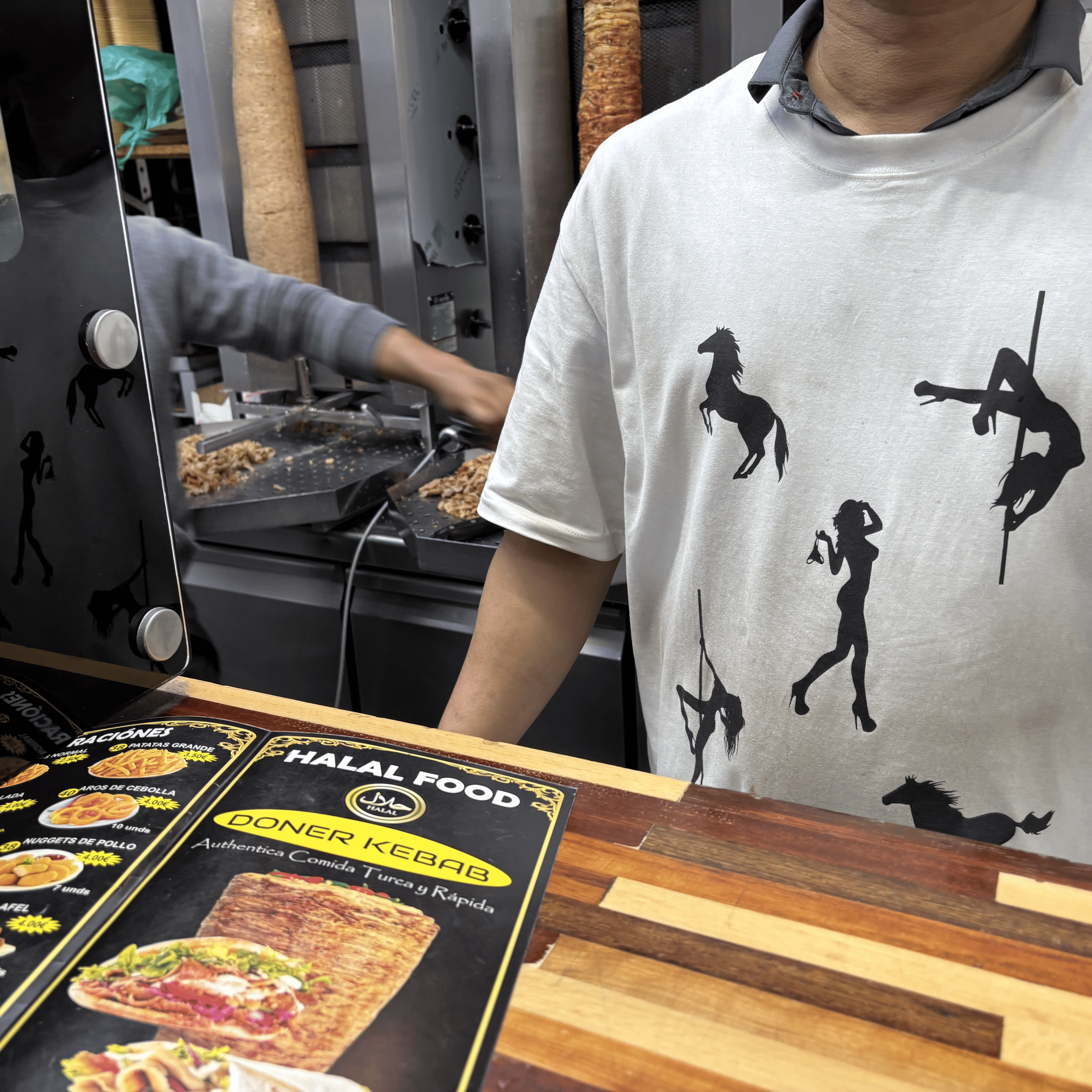 Así fue el estreno de "MEGAMIX", el NUEVO EP de ‘el bugg’ JUNTO A ‘DINAMARCA’