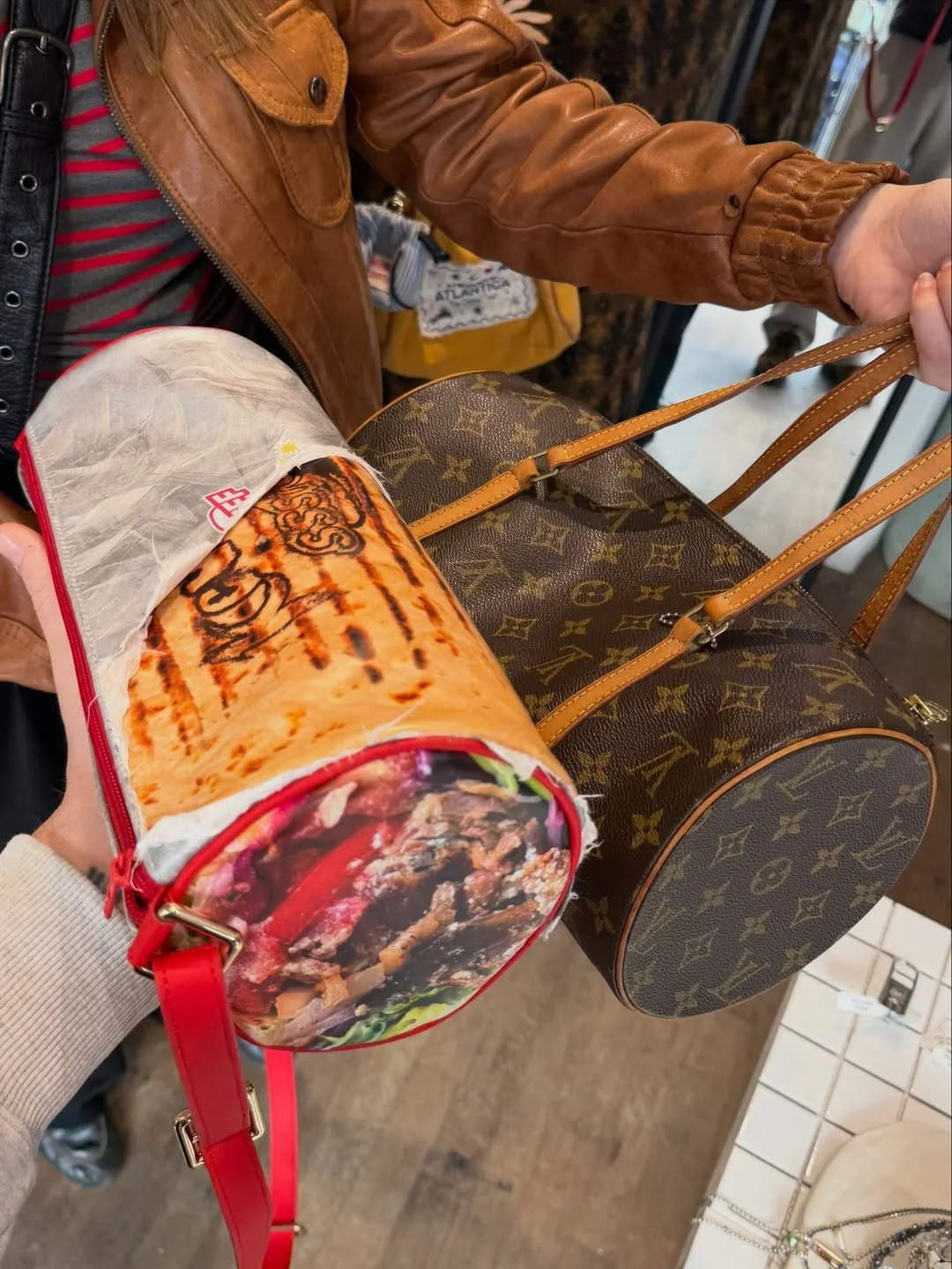 BOLSO CON FORMA DE KEBAB