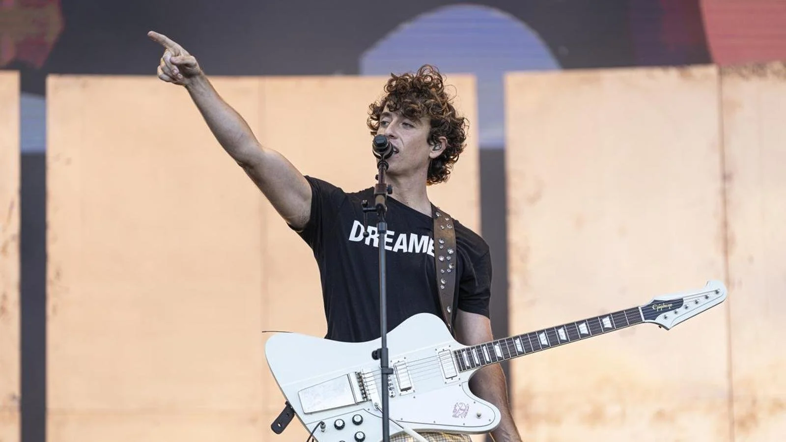 GUITARRICADELAFUENTE PONE EL LISTÓN ALTO EN LA APERTURA DEL PRIMAVERA SOUND 2026