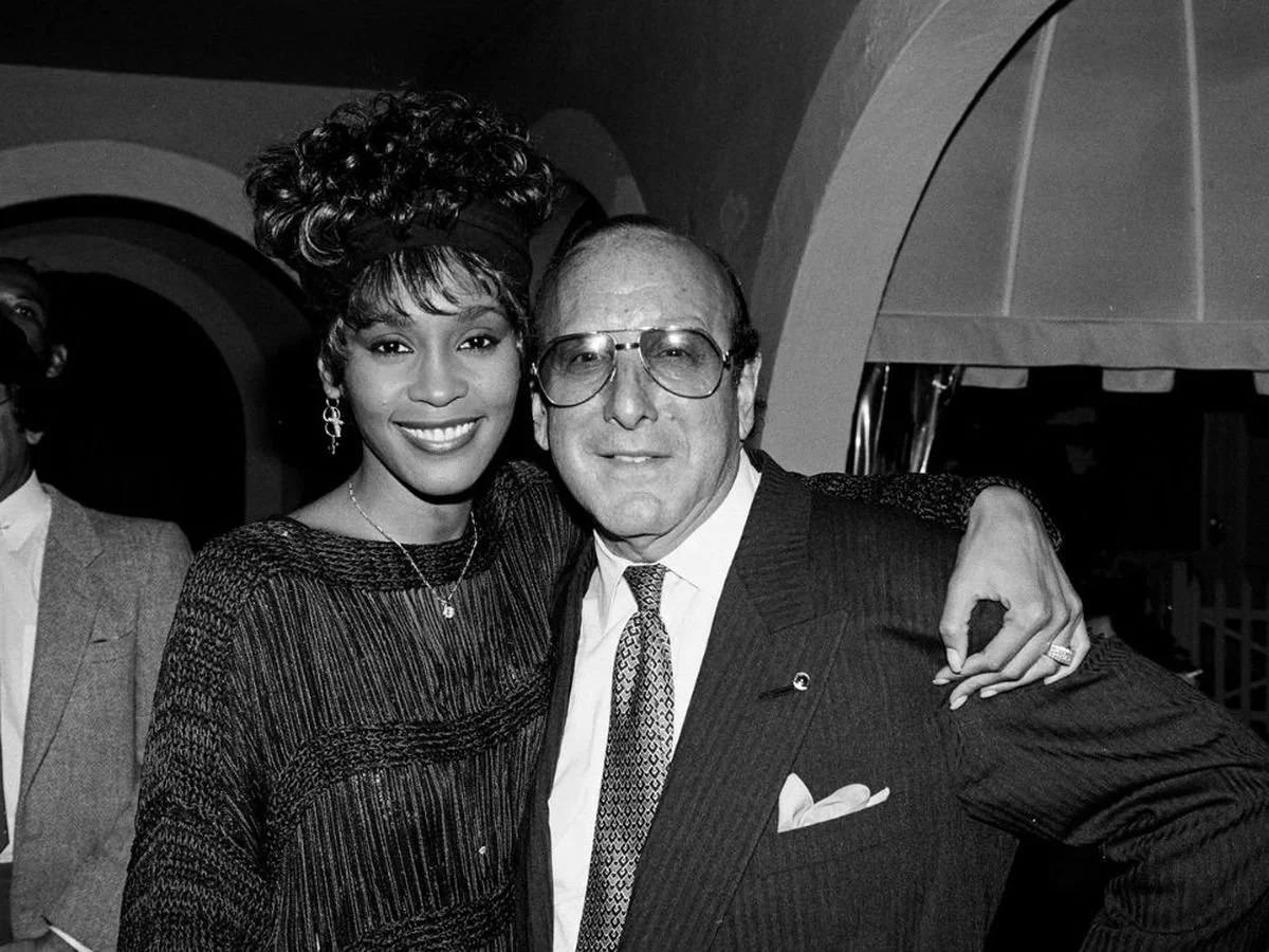 CLIVEDAVIS-TAGMAG.jpg