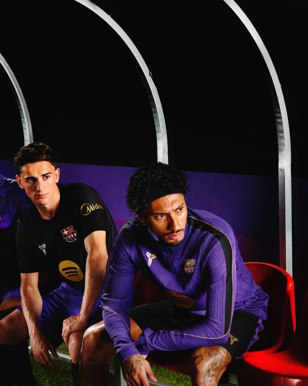 EL FC BARCELONA PRESENTA SU SEGUNDA EQUIPACIÓN 2026/27 EN NEGRO Y PÚRPURA CON LA FIRMA DE KOBE BRYANT
