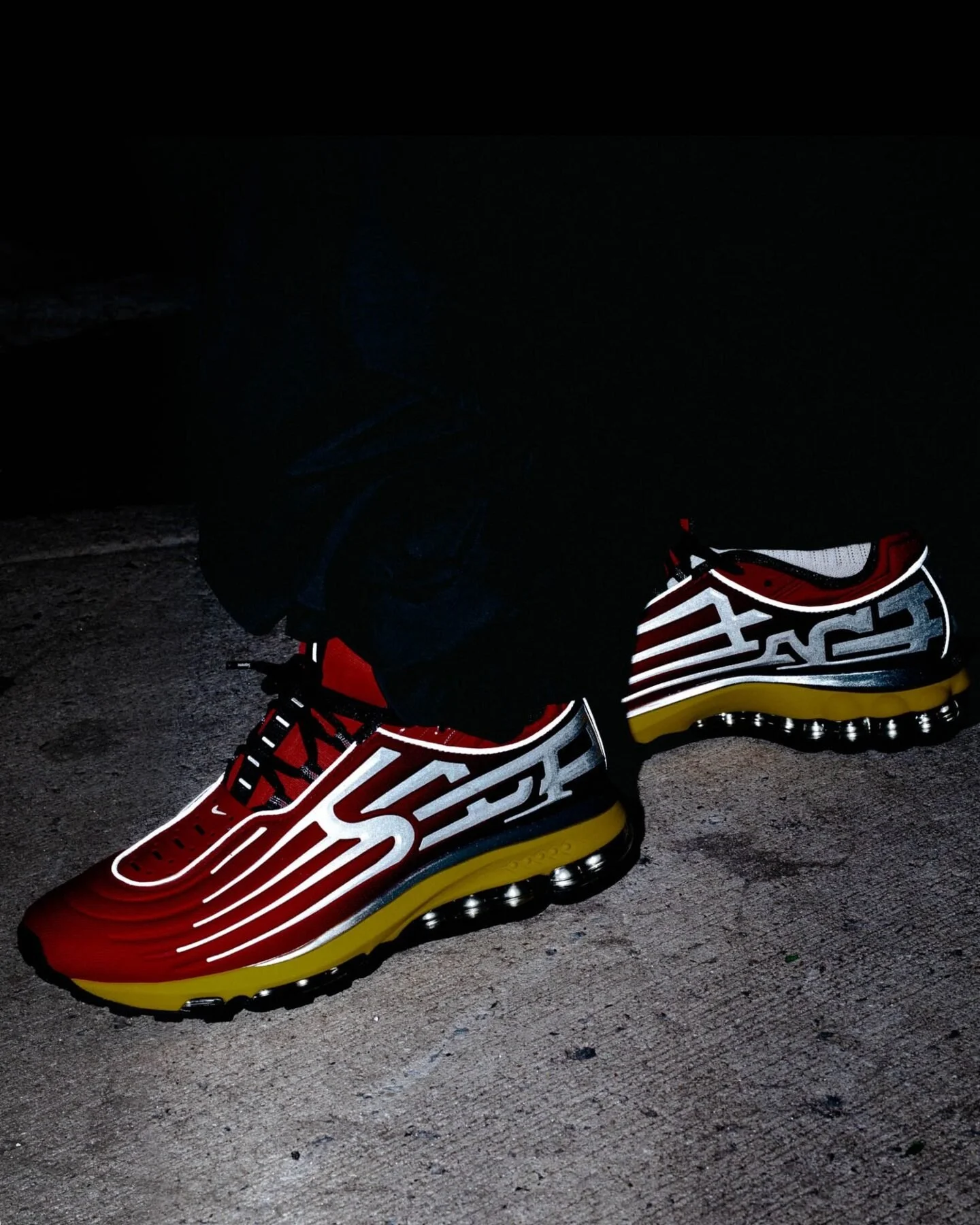 SUPREME Y NIKE RESCATAN LAS AIR MAX 2001 ECSTASY POR PRIMERA VEZ DESDE SU DEBUT