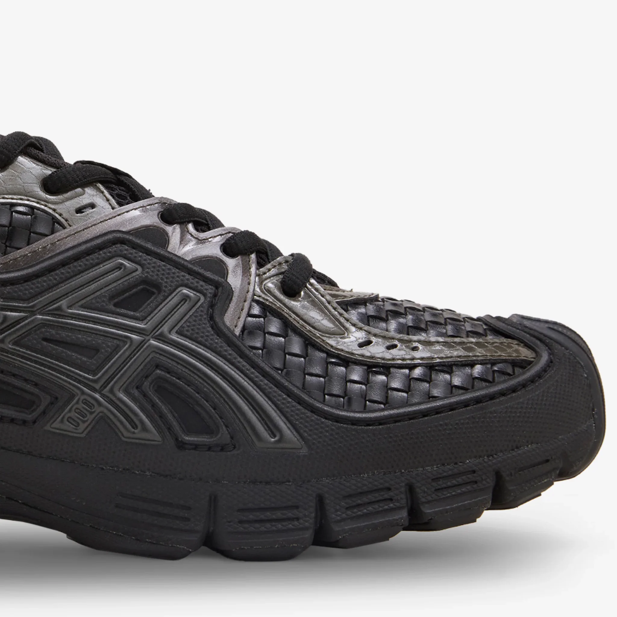 ‘ABOVE THE CLOUDS’ Y ‘ASICS’ REINTERPRETAN LA ‘GEL-SD-LYTE’ A TRAVÉS DEL TEJIDO'