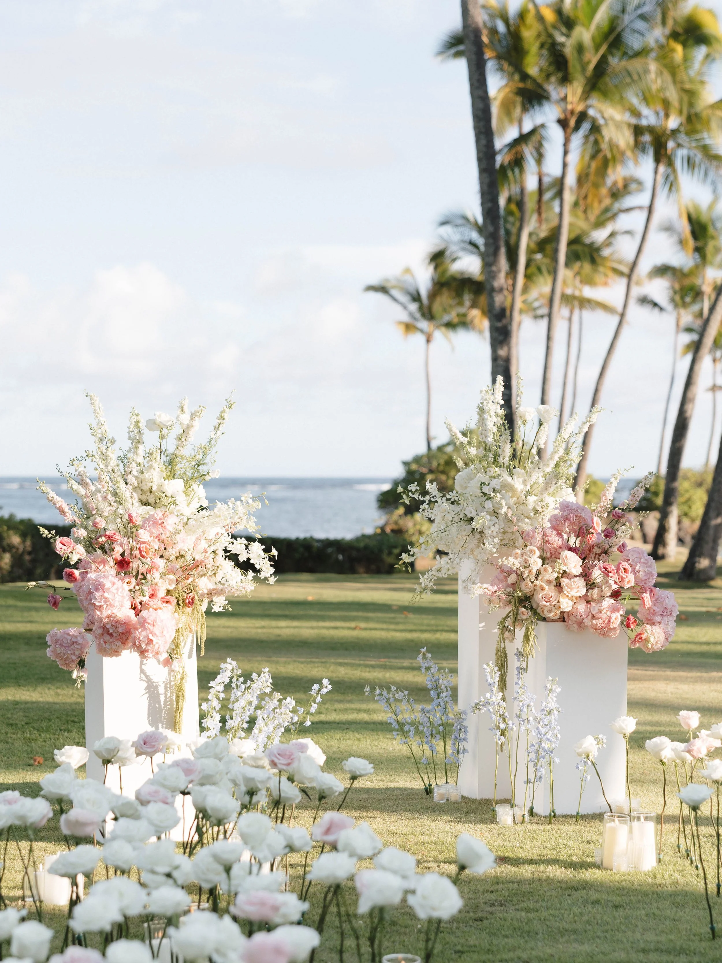 Luxurious Hawaii Wedding Floral Arrangement